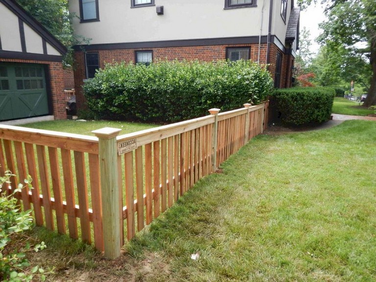 63+ Inspiring DIY Front Yard Privacy Fence Remodel Ideas (32