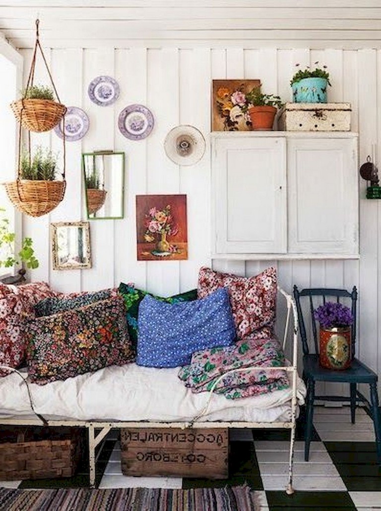 58+ Awesome Granny Chic Ideas for First Apartment Decorating On A Budget