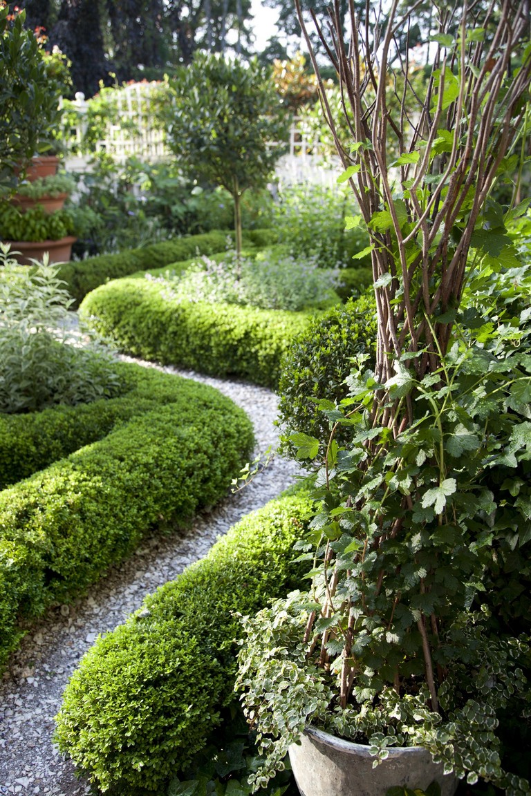 60-Amazing-Small-Garden-Design-Ideas-14 - inspiredetail.com