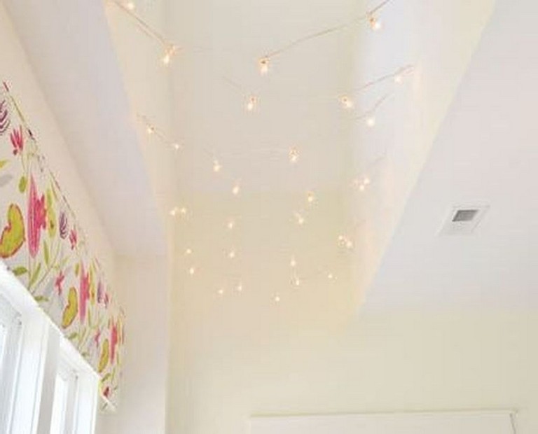 46-Creative-String-Lights-For-Your-Living-Room-Ideas-02 - inspiredetail.com