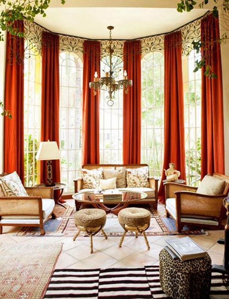 47-Amazing-Tall-Curtains-Design-Ideas-For-Living-Room10 - inspiredetail.com