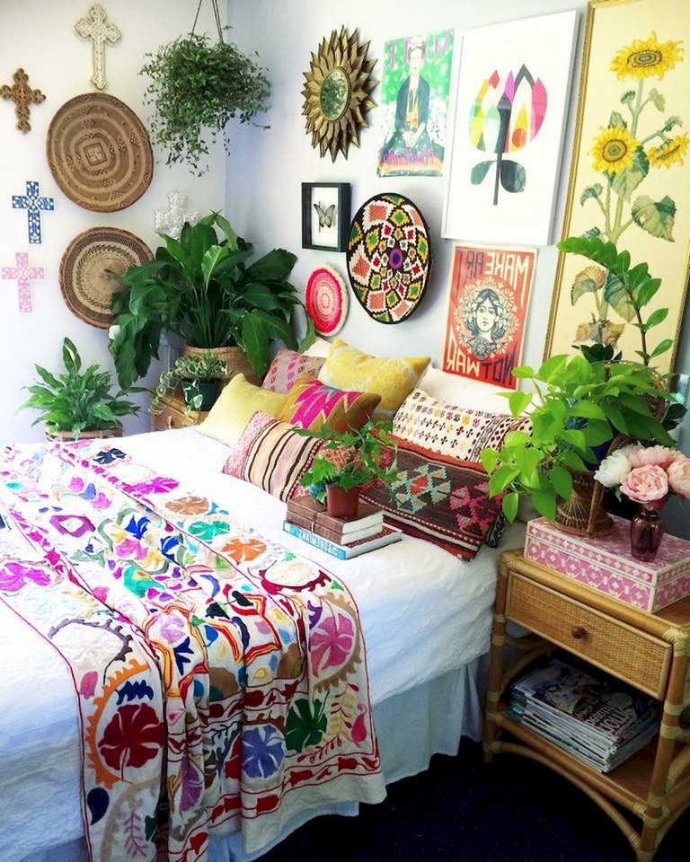 18+ Heated and Cozy Bohemian Master Bedroom Decor Ideas